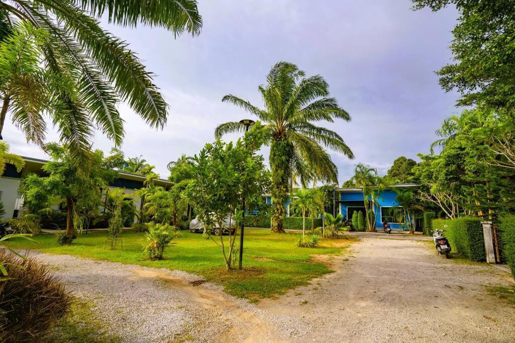 Little Yellow House- Aonang Ao Nang Kültér fotó