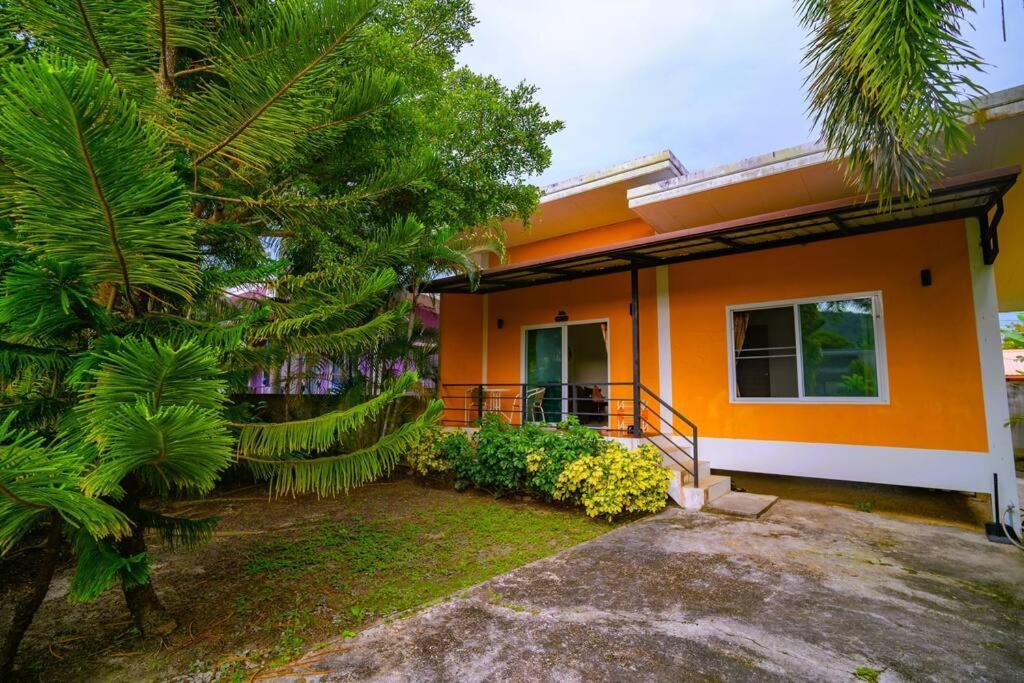 Little Yellow House- Aonang Ao Nang Kültér fotó