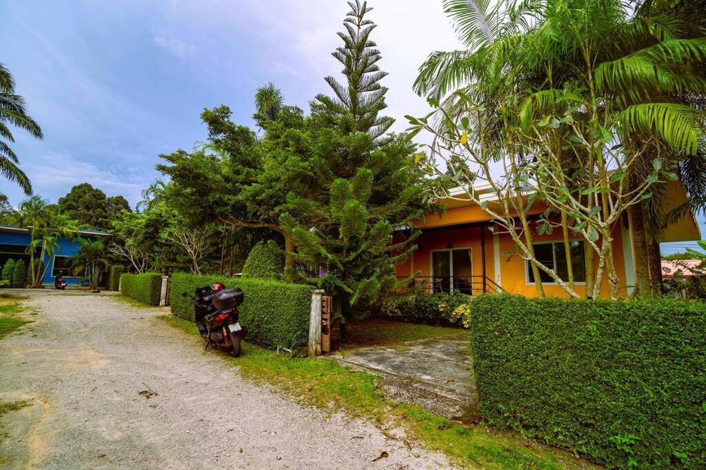 Little Yellow House- Aonang Ao Nang Kültér fotó