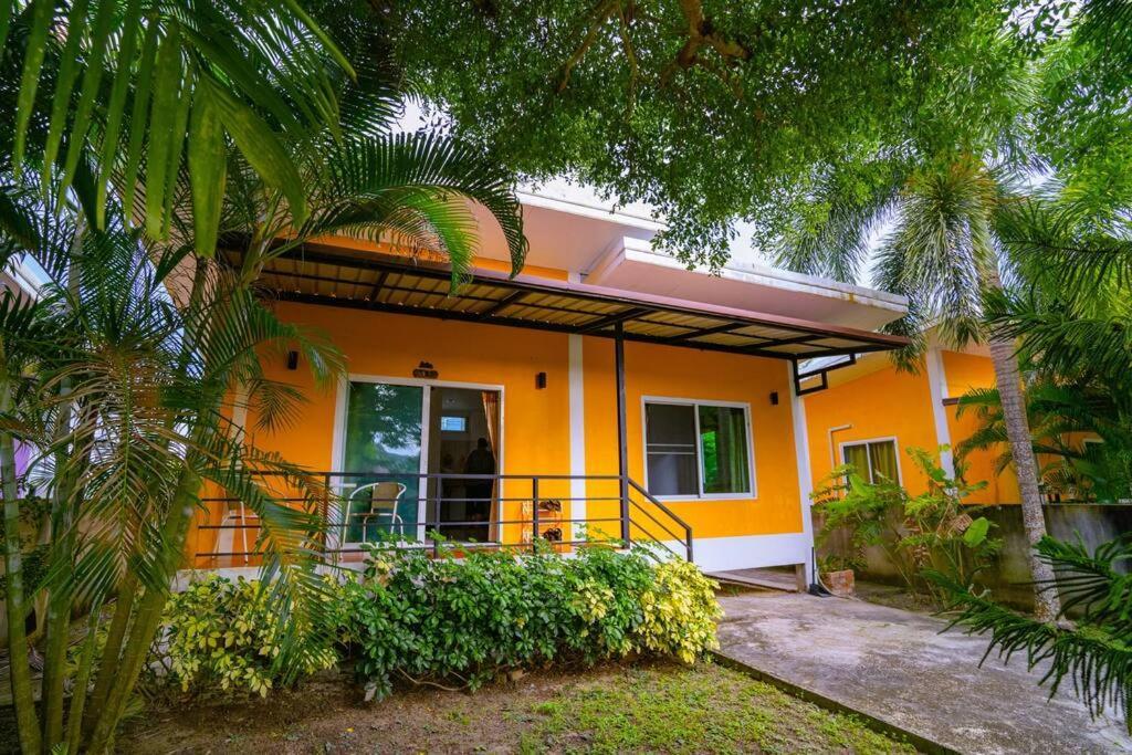 Little Yellow House- Aonang Ao Nang Kültér fotó